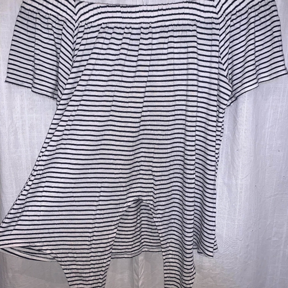 Antistar Off the Shoulder Striped Tee w/ Knot - Picture 2 of 4